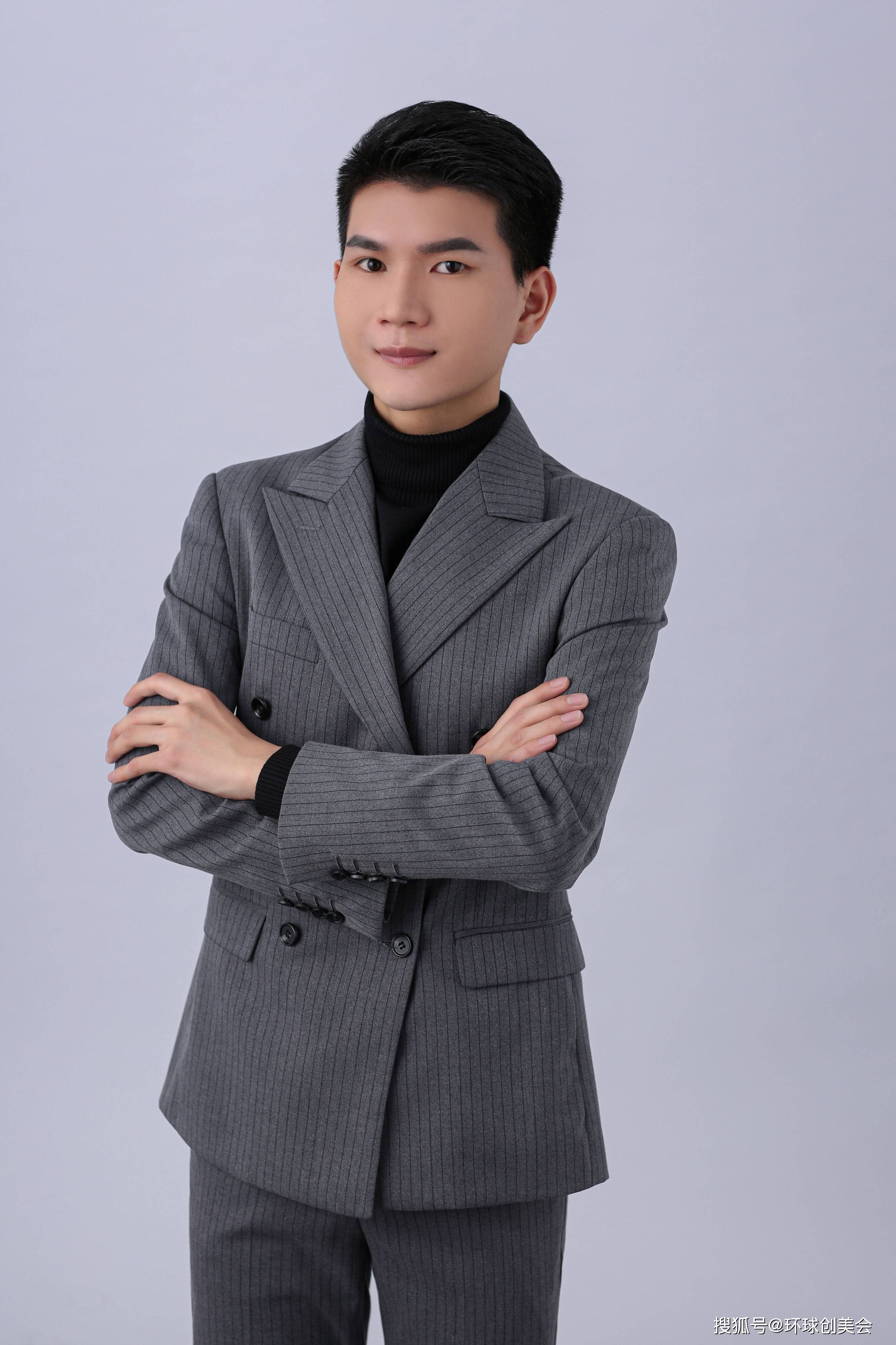 彭中华 视觉与舞美负责人